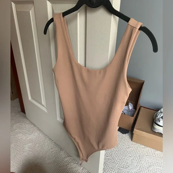 Express Body Contour Camel colored bodysuit size XS - Picture 5 of 8